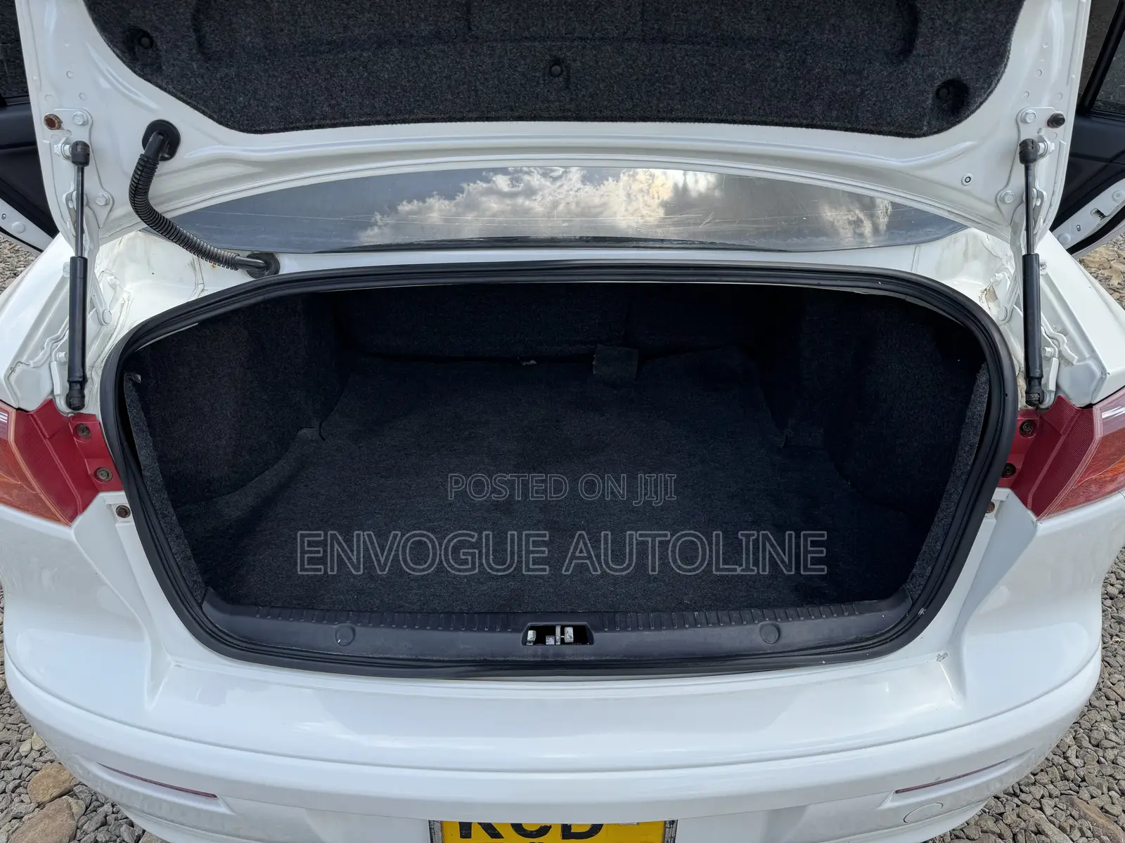 Mitsubishi Galant 2008 White