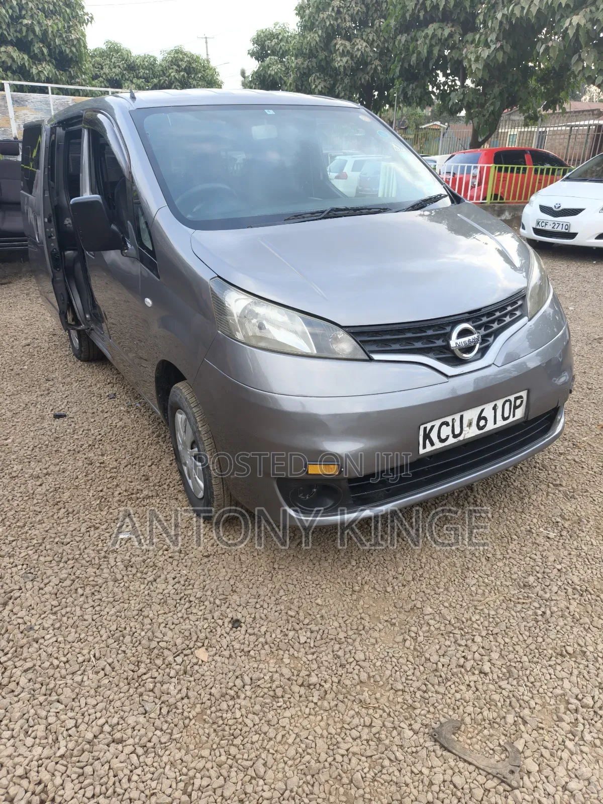 Nissan NP200 2011 Gray