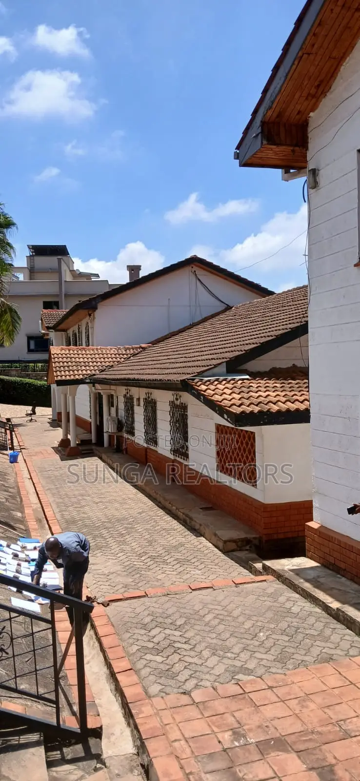Commercial Standalone for Let in Lavington