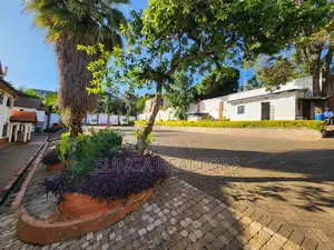 Commercial Standalone for Let in Lavington