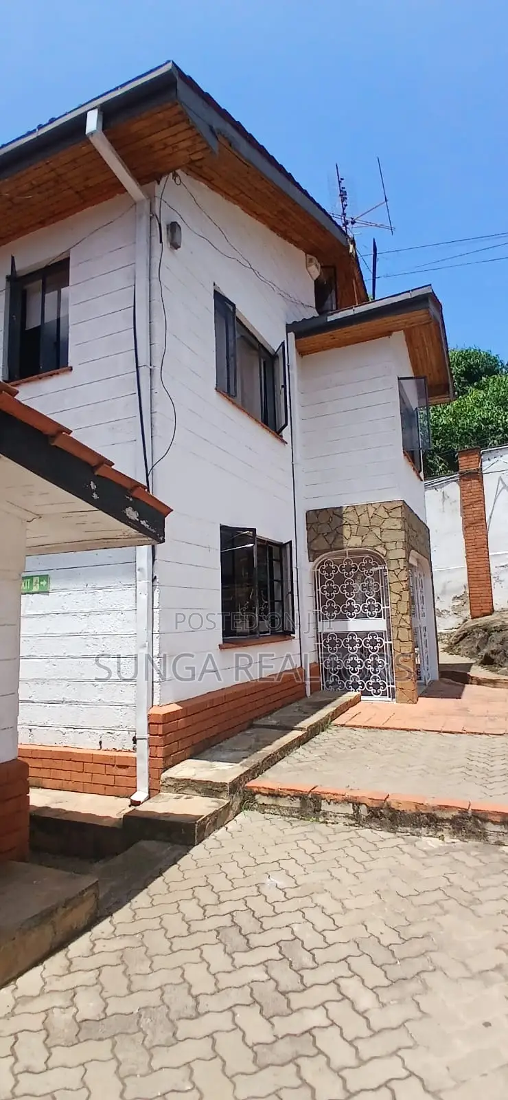 Commercial Standalone for Let in Lavington
