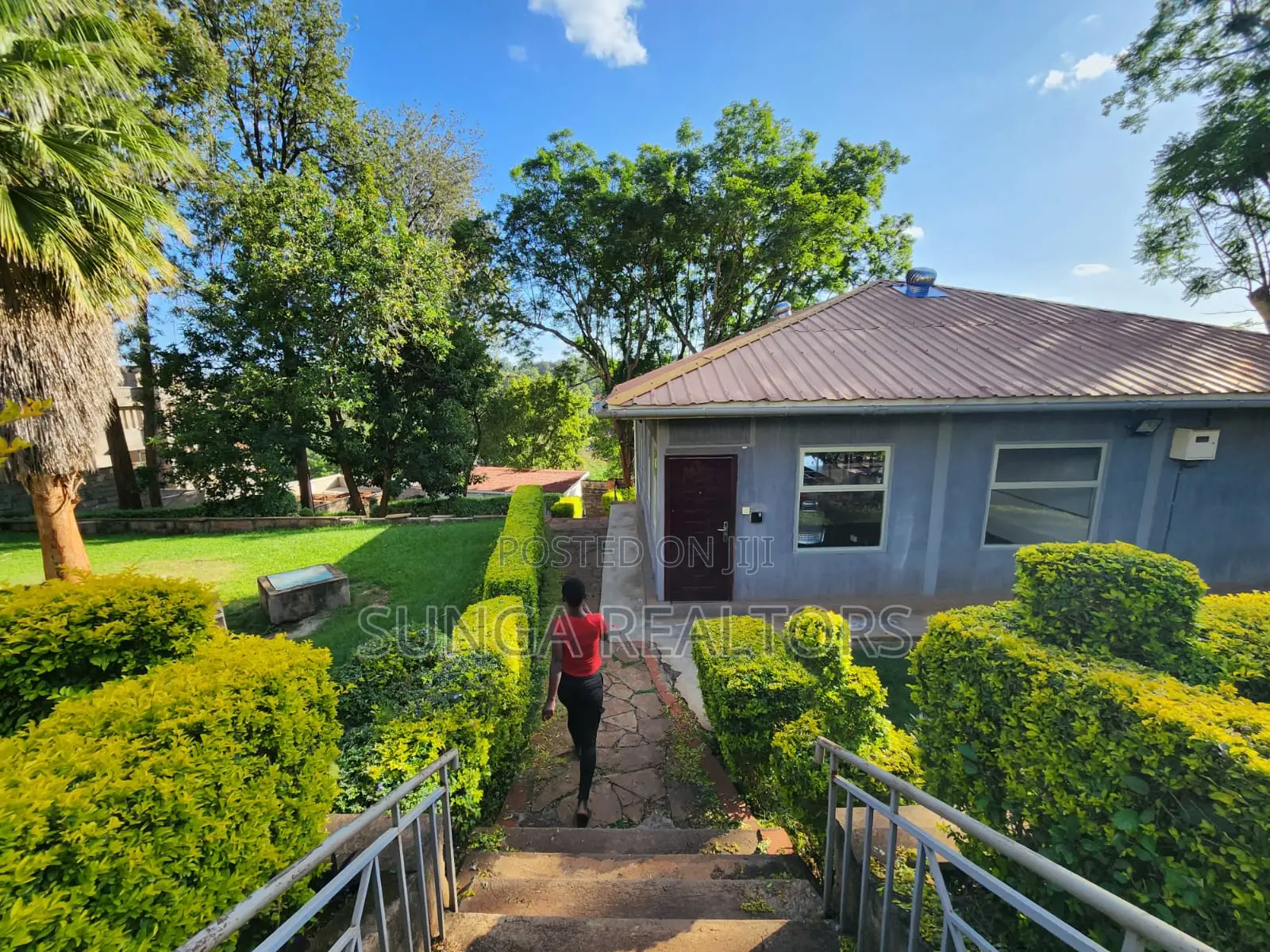 Commercial Standalone for Let in Lavington