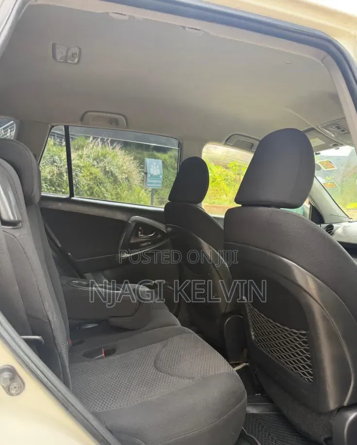 Toyota RAV4 2012 White