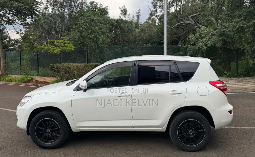 Toyota RAV4 2012 White