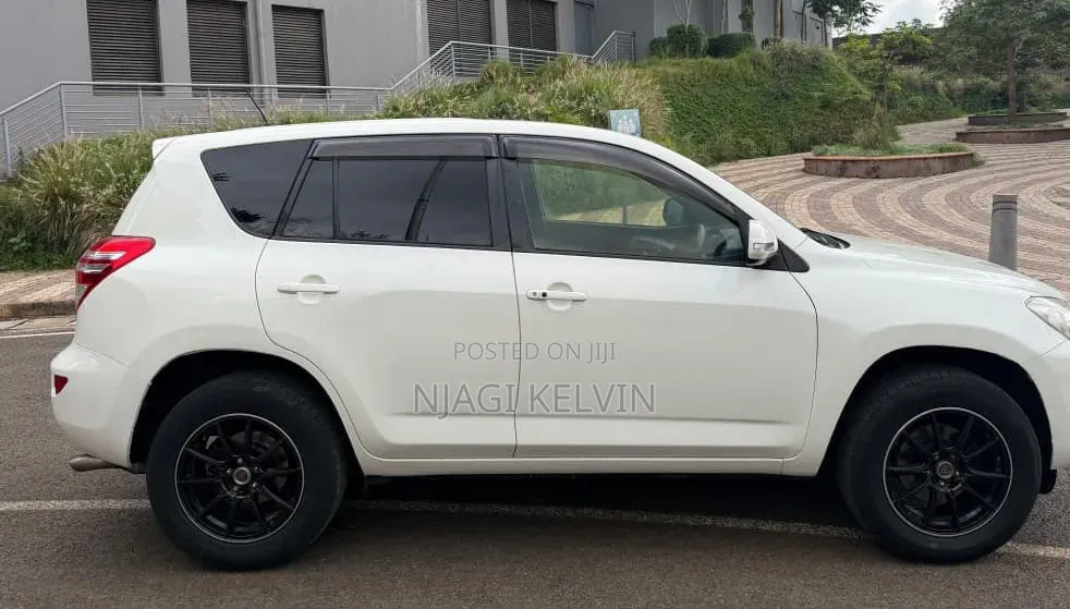 Toyota RAV4 2012 White