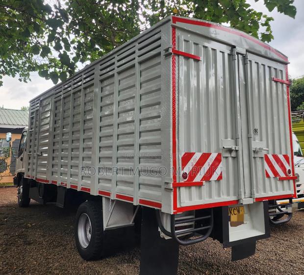 Isuzu FRR 33 F - thumbnail 3