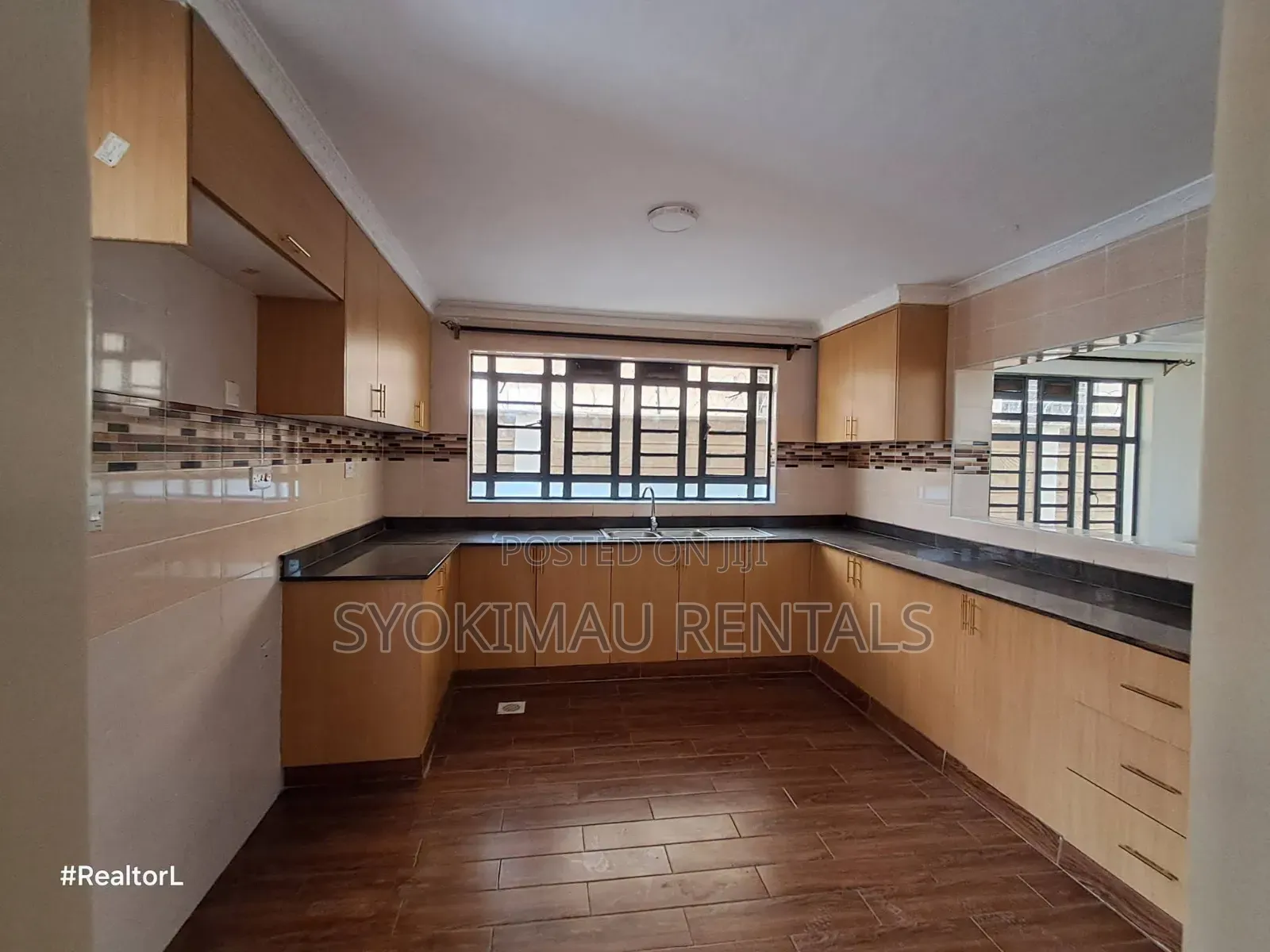 5bdrm Maisonette in Syokimau, Gateway Mall Area for rent