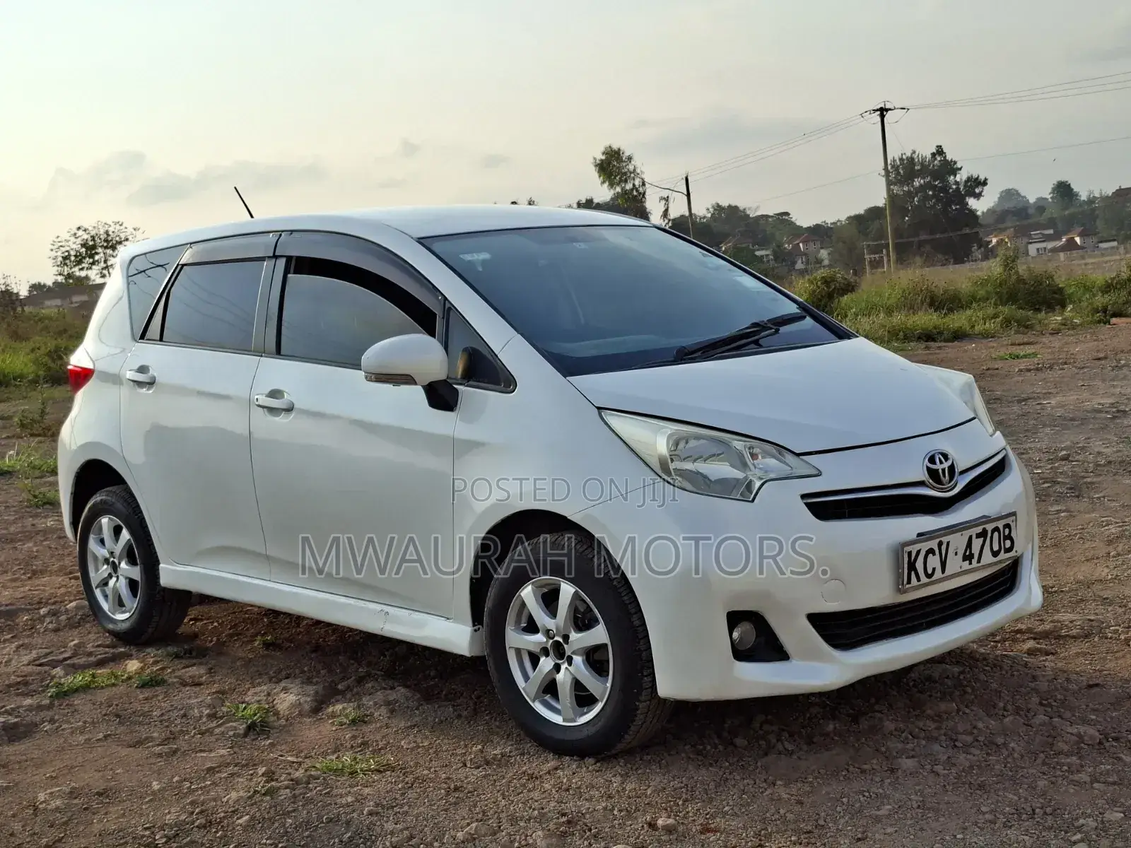 Toyota Ractis 2012 Pearl