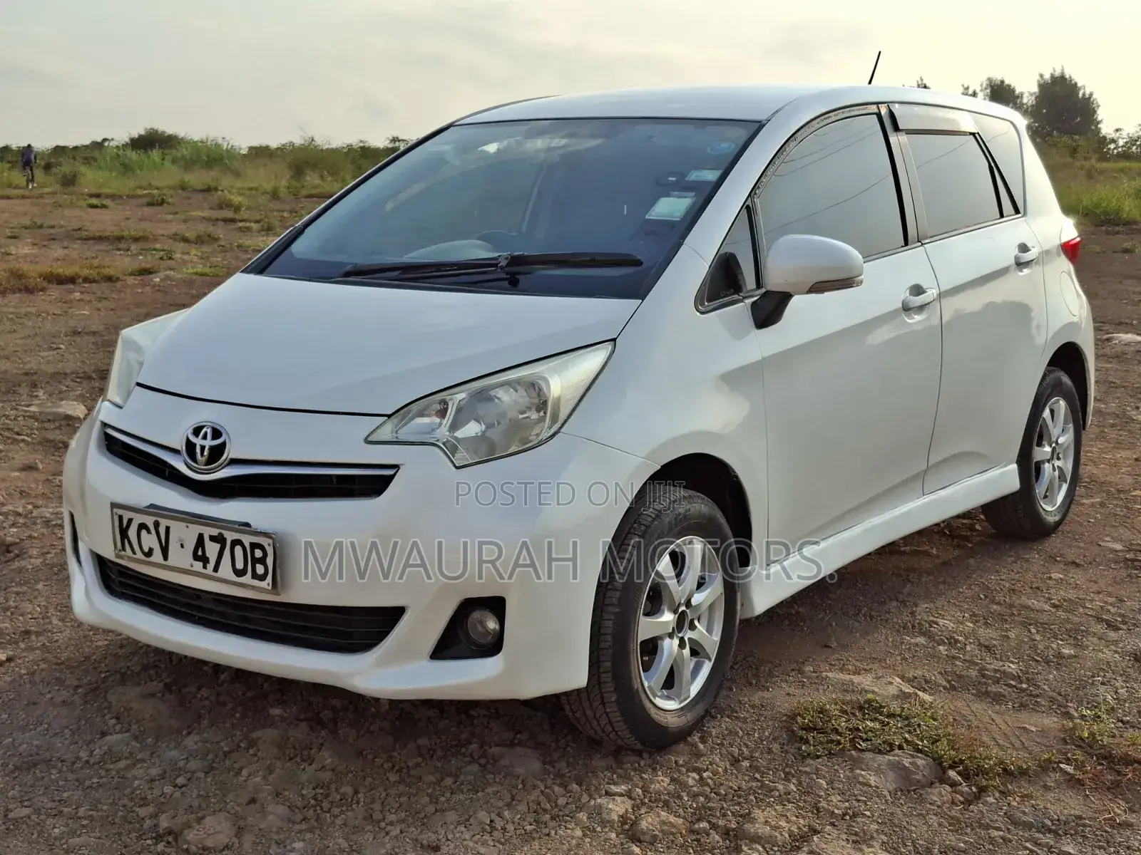 Toyota Ractis 2012 Pearl