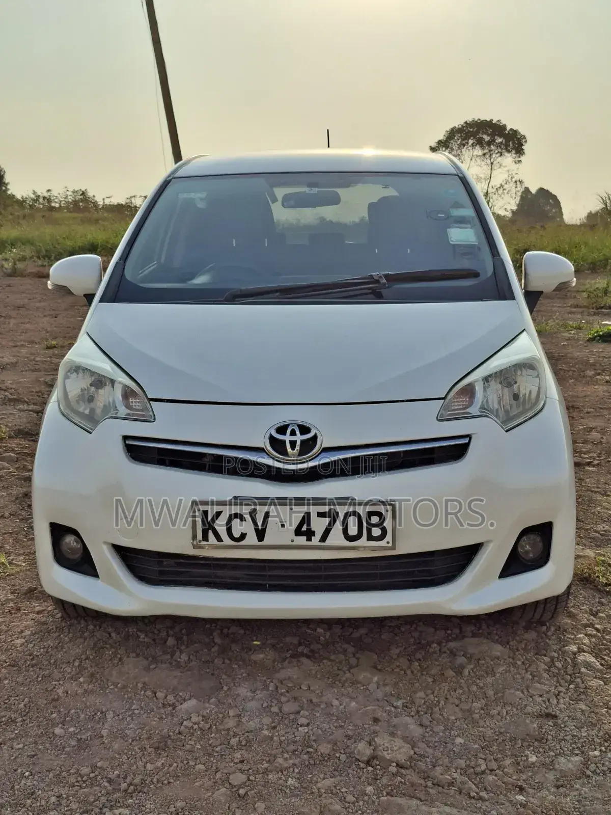 Toyota Ractis 2012 Pearl