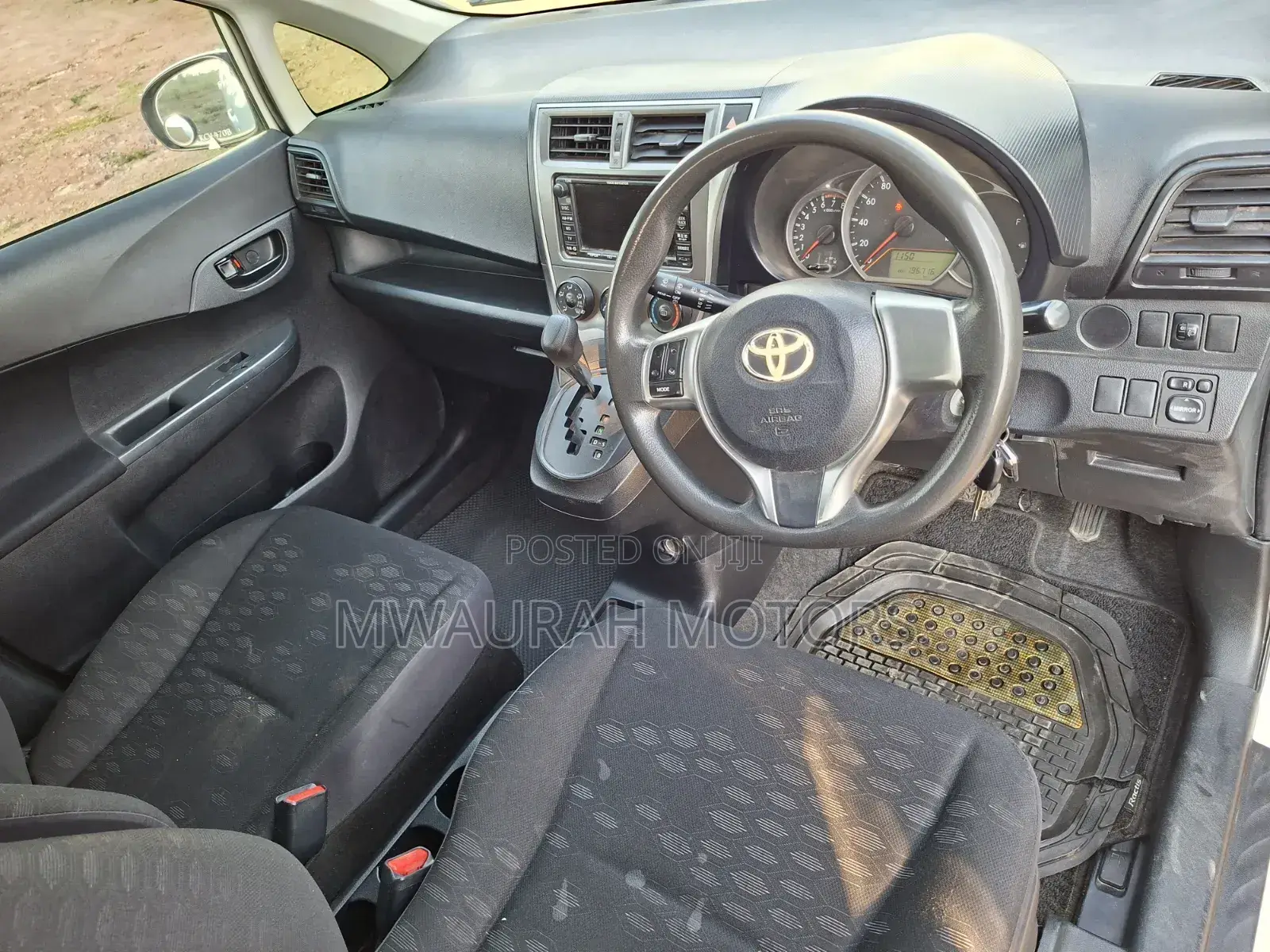 Toyota Ractis 2012 Pearl