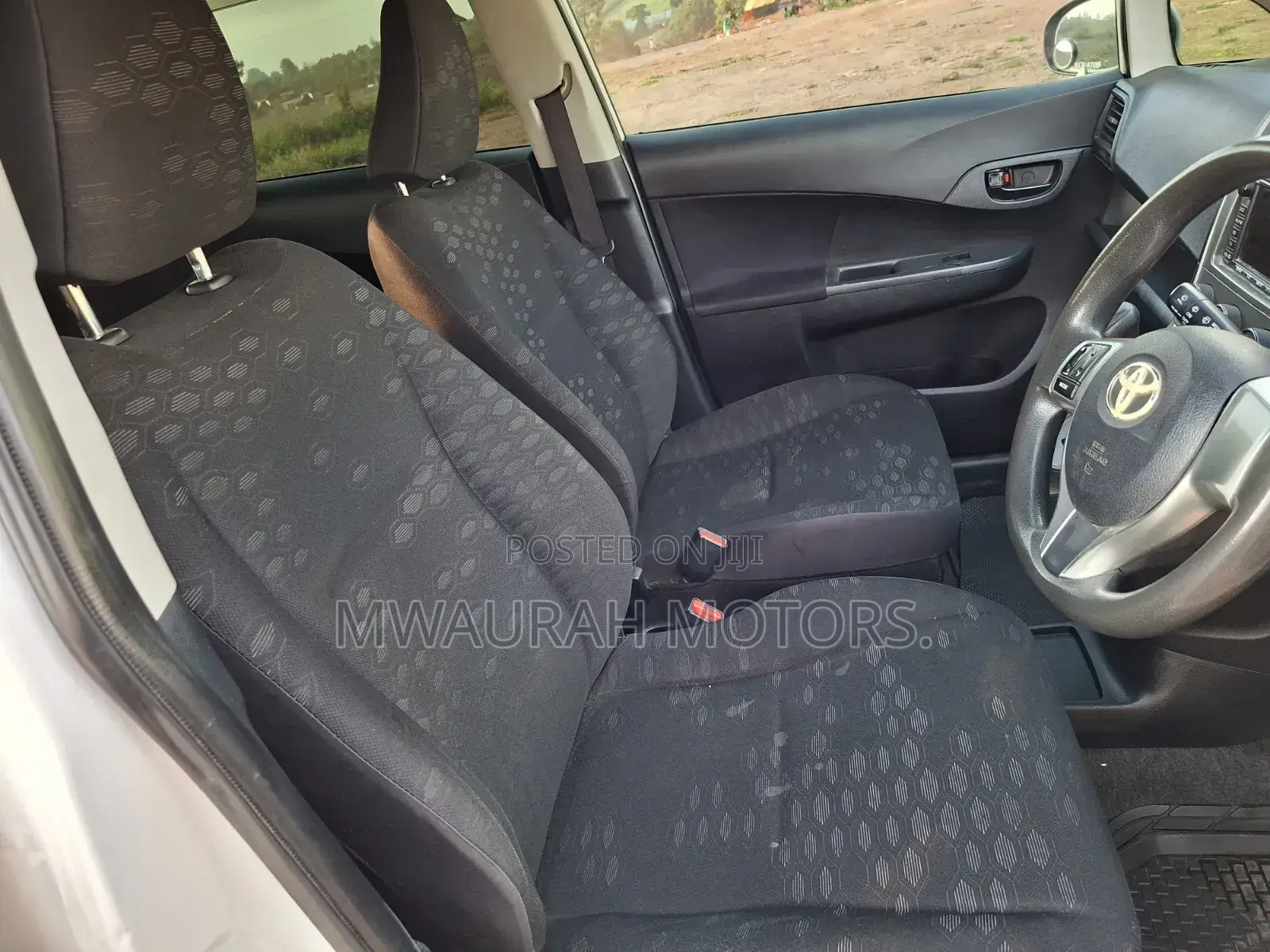 Toyota Ractis 2012 Pearl