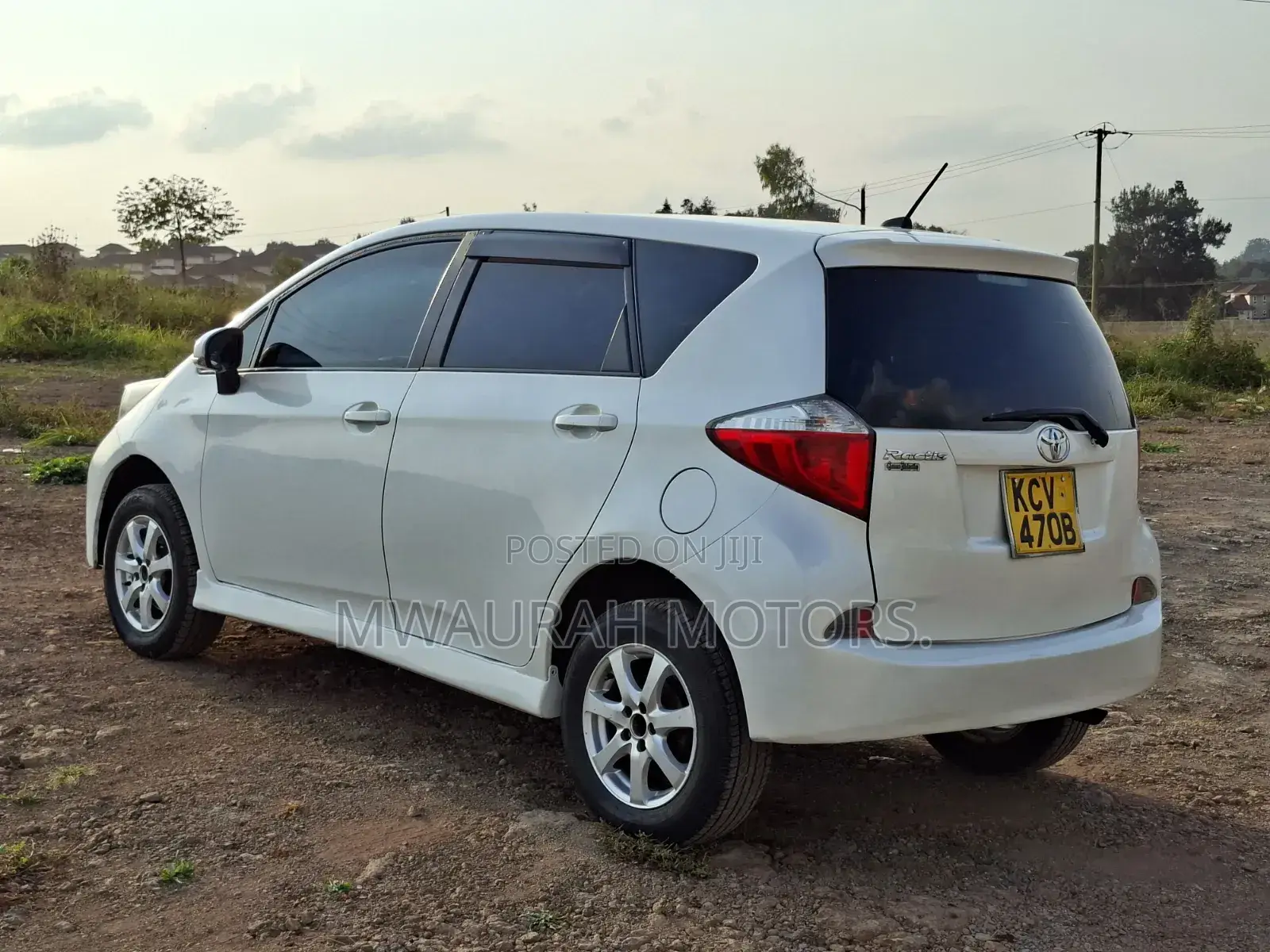 Toyota Ractis 2012 Pearl
