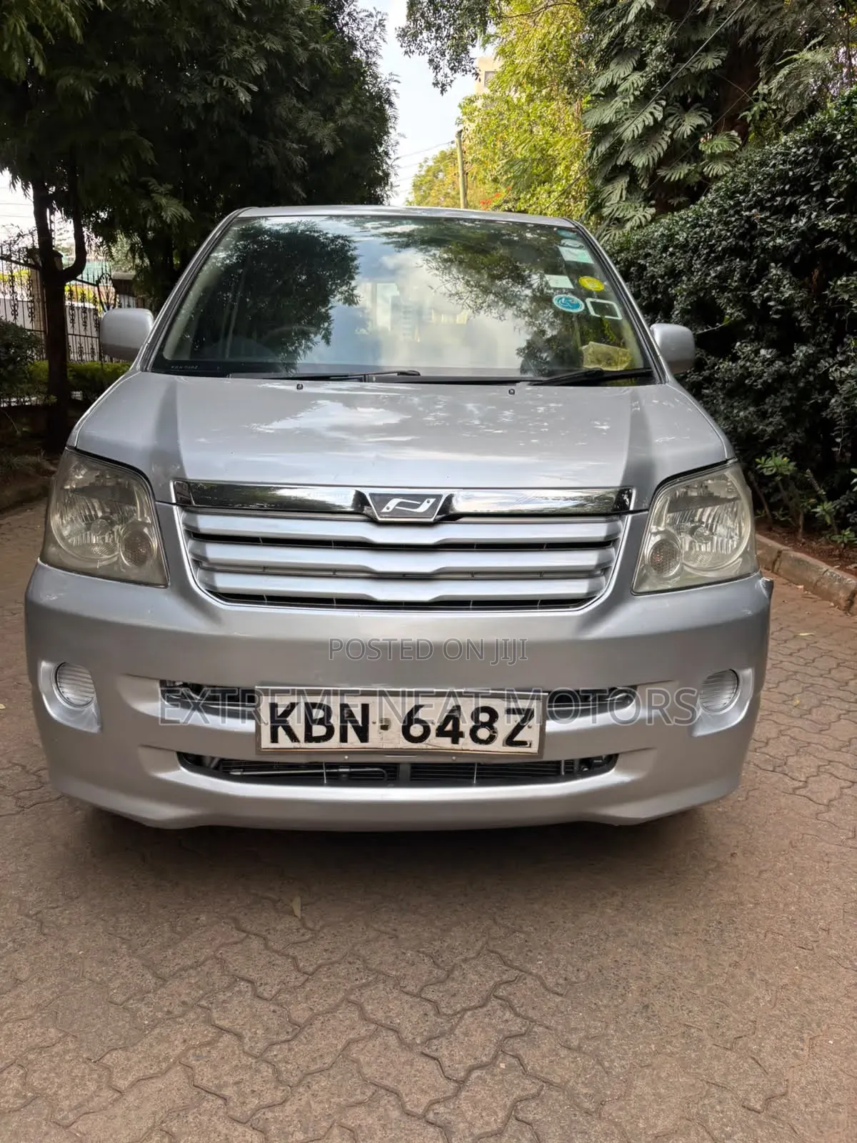 Toyota Noah 2005 Silver