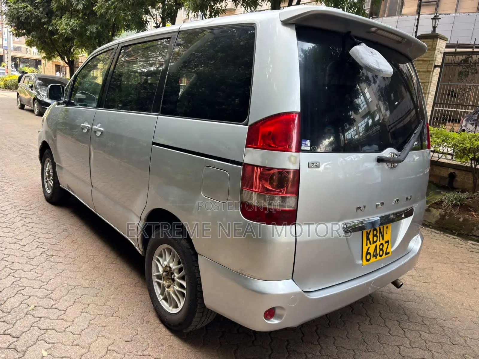 Toyota Noah 2005 Silver