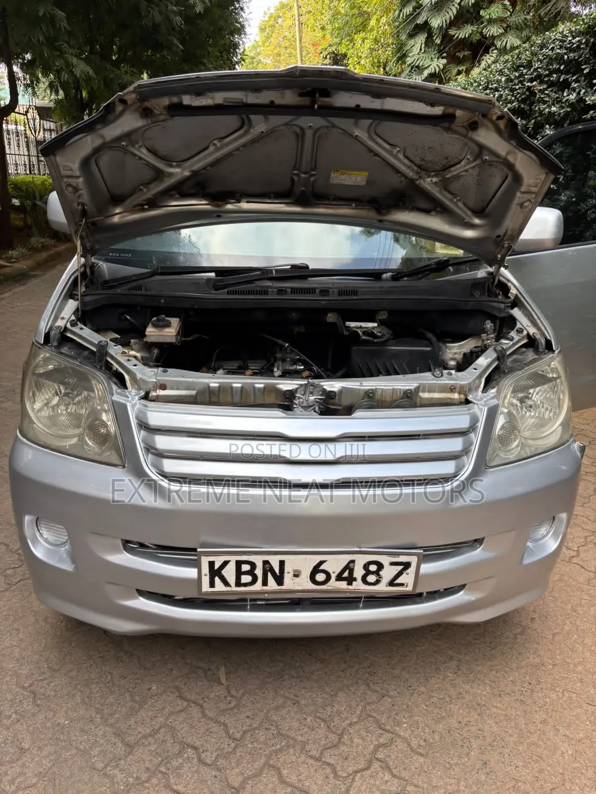 Toyota Noah 2005 Silver