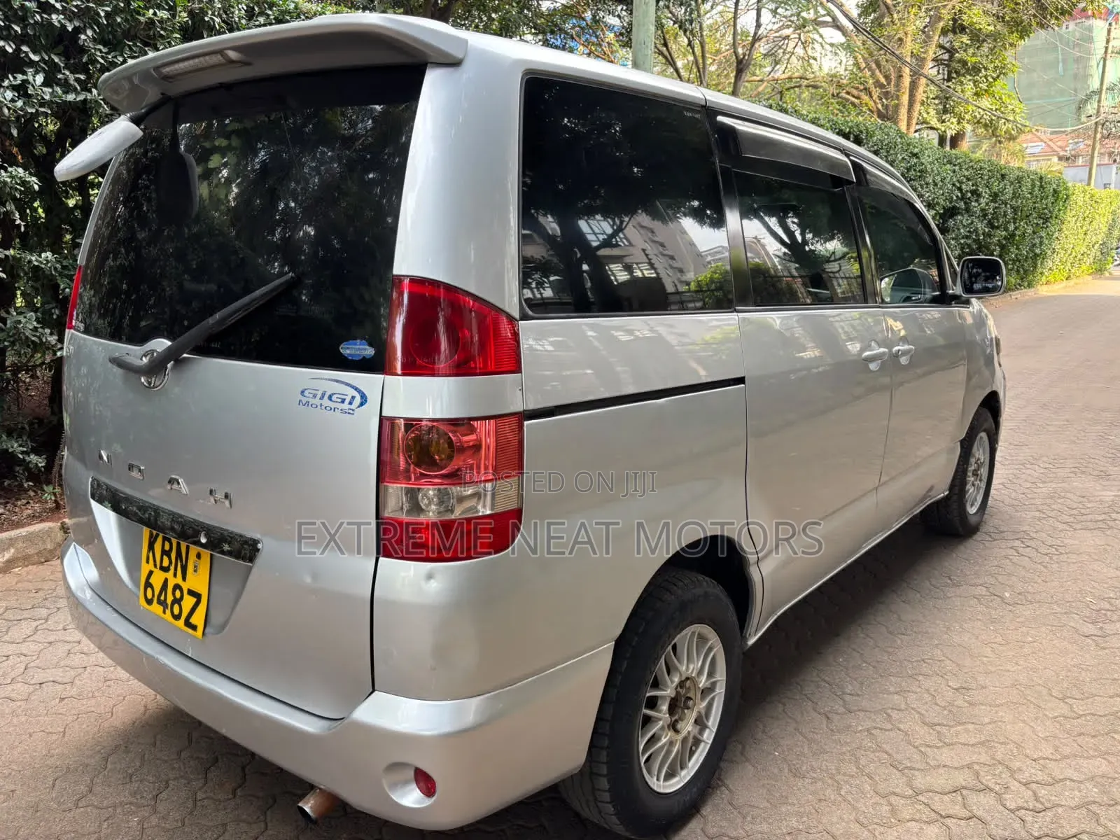 Toyota Noah 2005 Silver