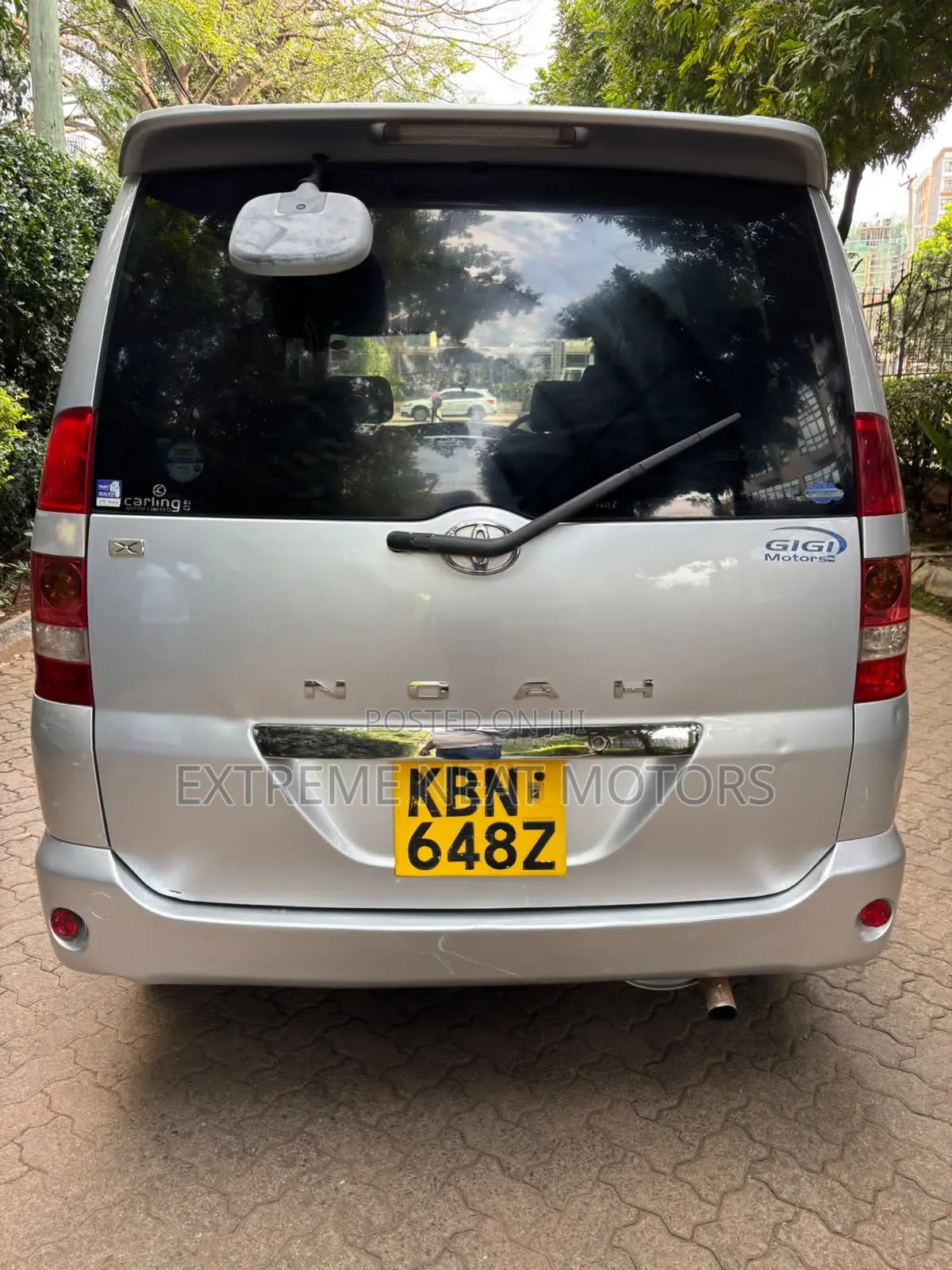 Toyota Noah 2005 Silver