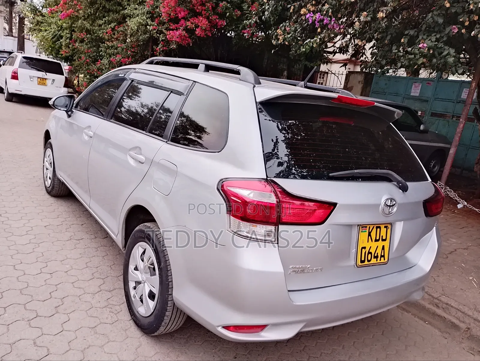 Toyota Corolla Fielder 2016 Silver