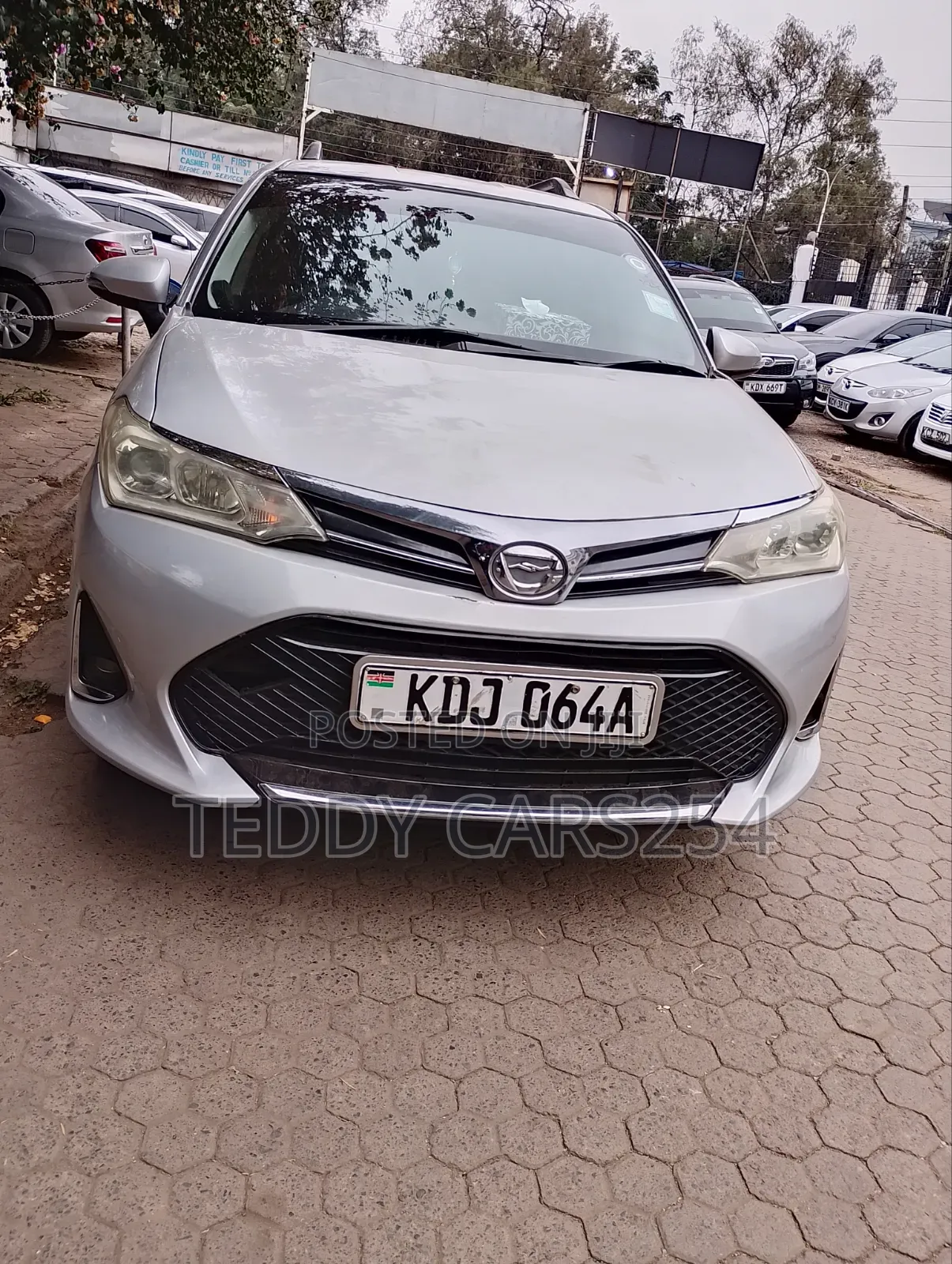 Toyota Corolla Fielder 2016 Silver