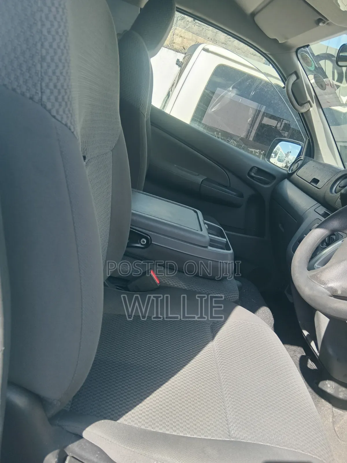 Nissan Caravan (Urvan) 2019 Silver