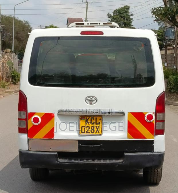 Toyota HiAce 2010 White - thumbnail 6