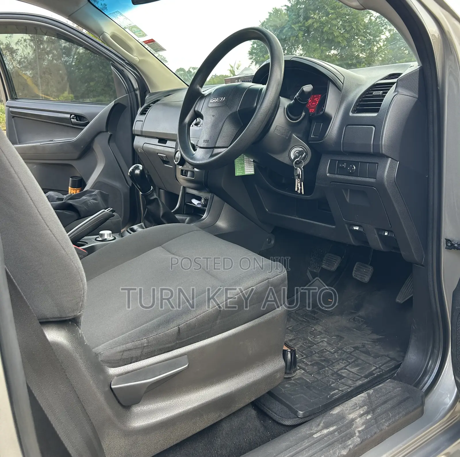 Isuzu D-MAX 2023 Gray