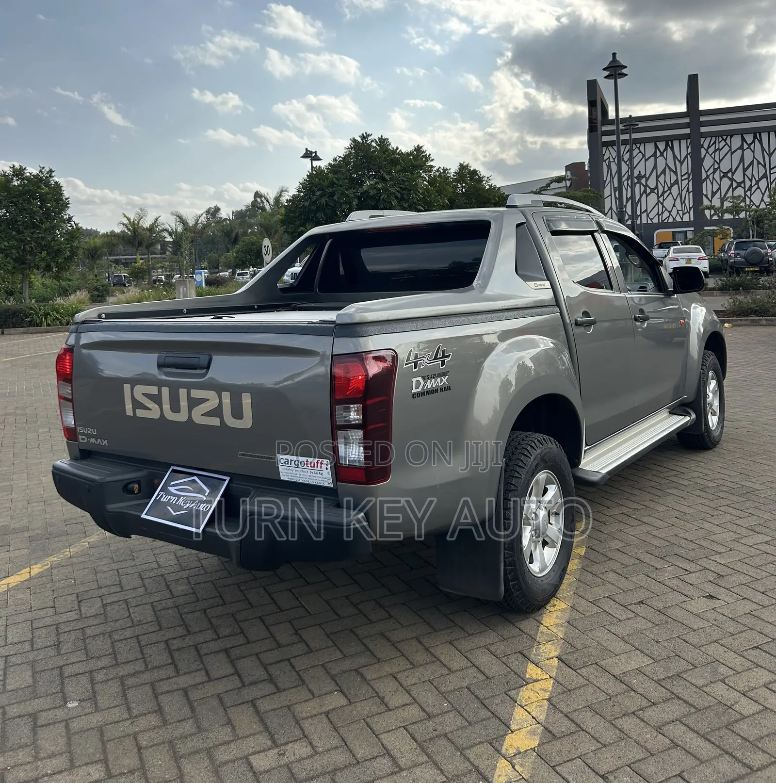 Isuzu D-MAX 2023 Gray