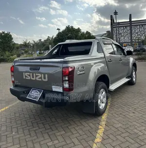 Isuzu D-MAX 2023 Gray