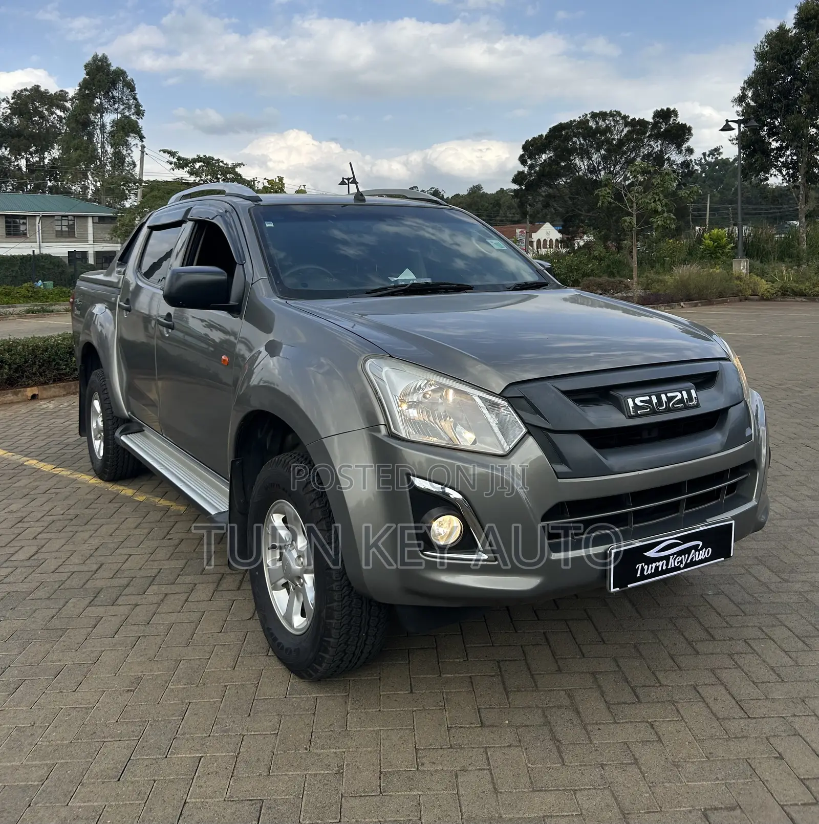 Isuzu D-MAX 2023 Gray