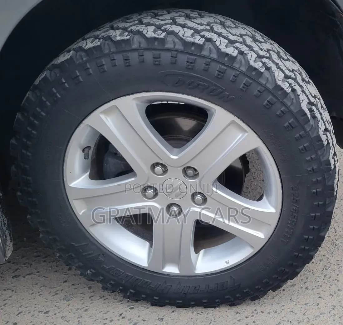Suzuki Escudo 2006 Gray