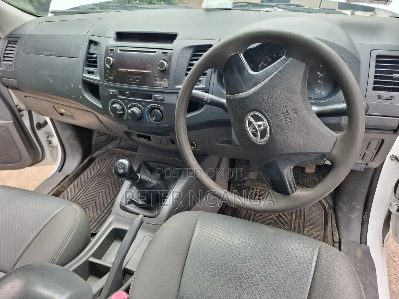 Toyota Hilux 2013 White