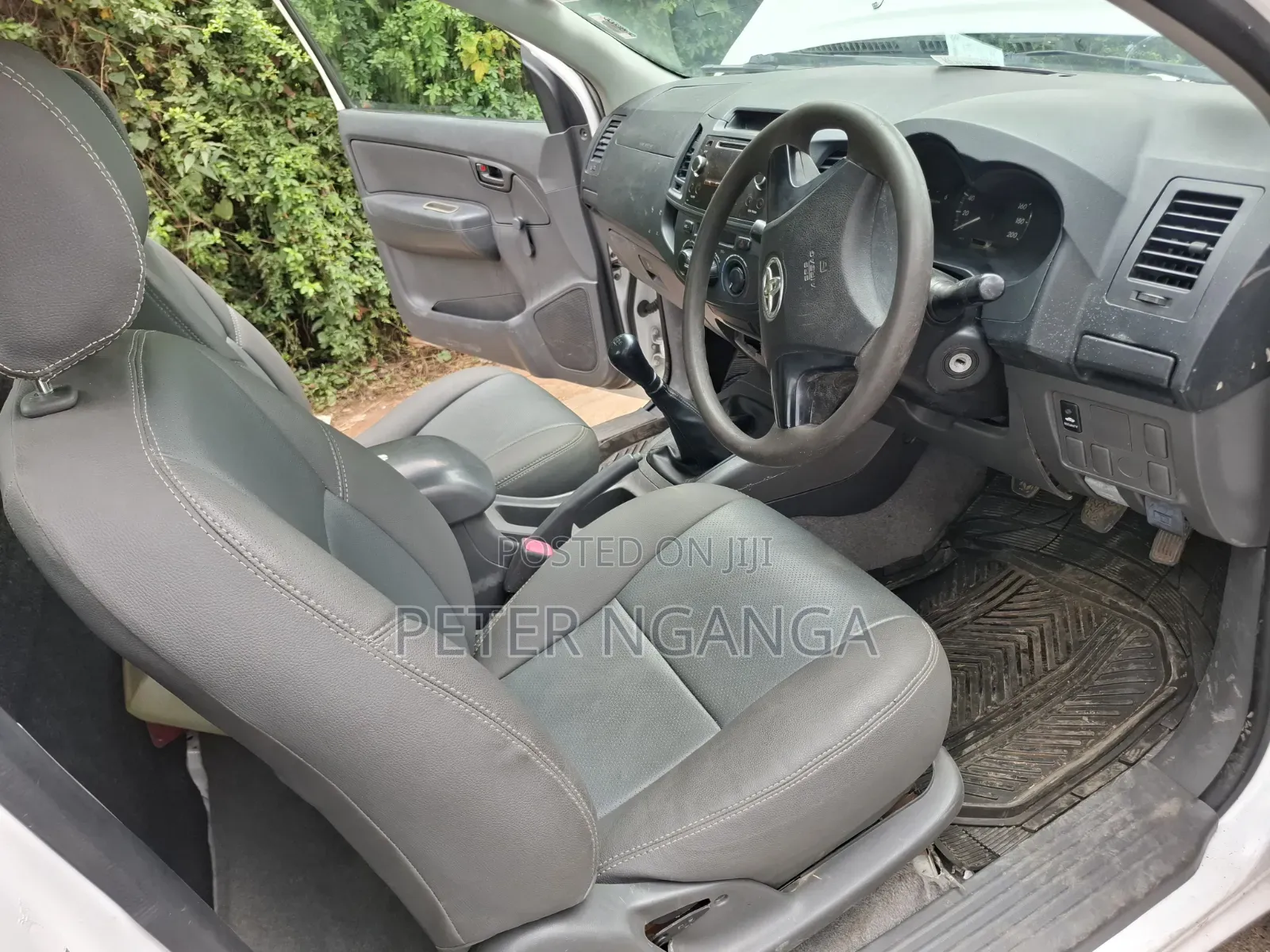 Toyota Hilux 2013 White