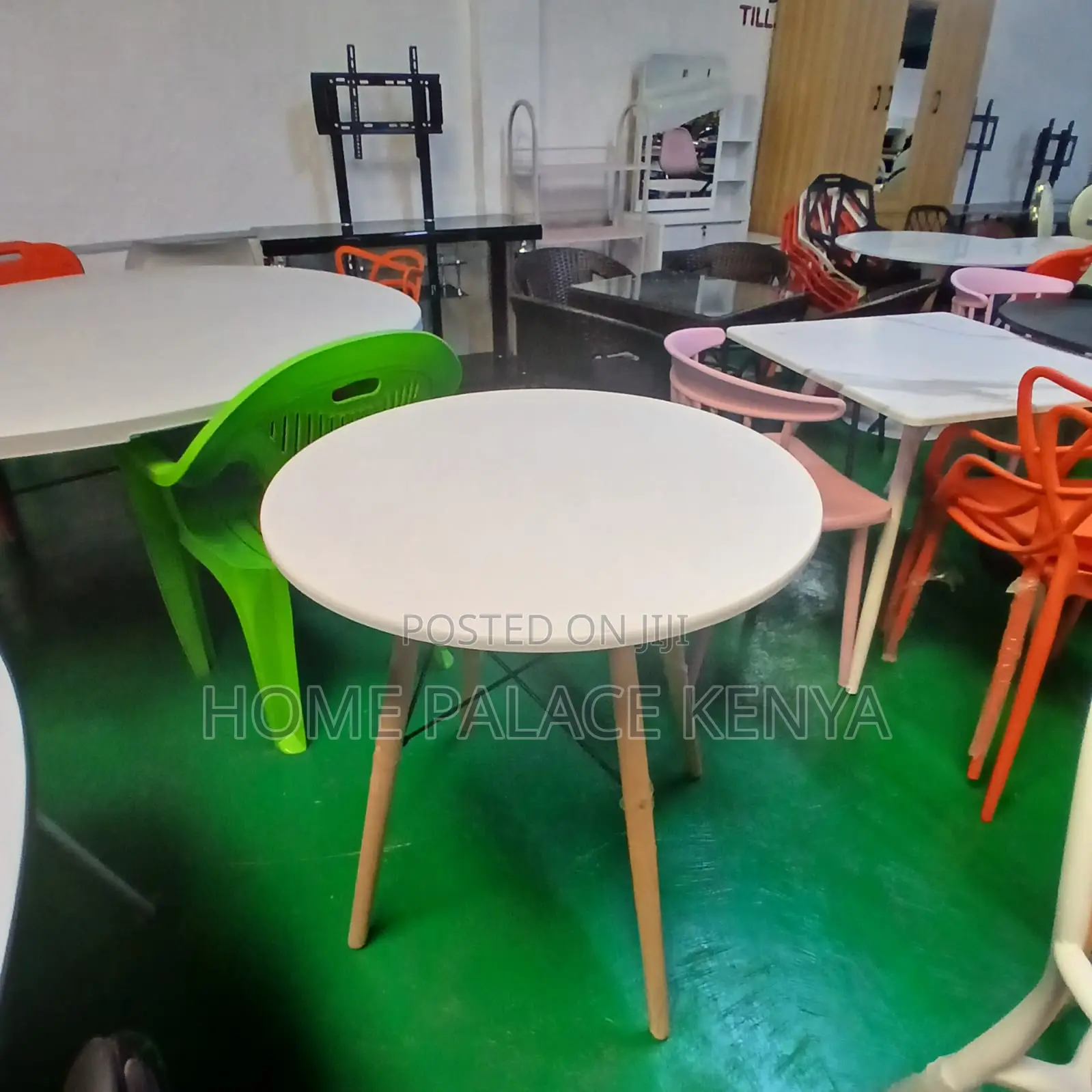 Dining Table: Round White Top Dining Table With Eiffle Legs