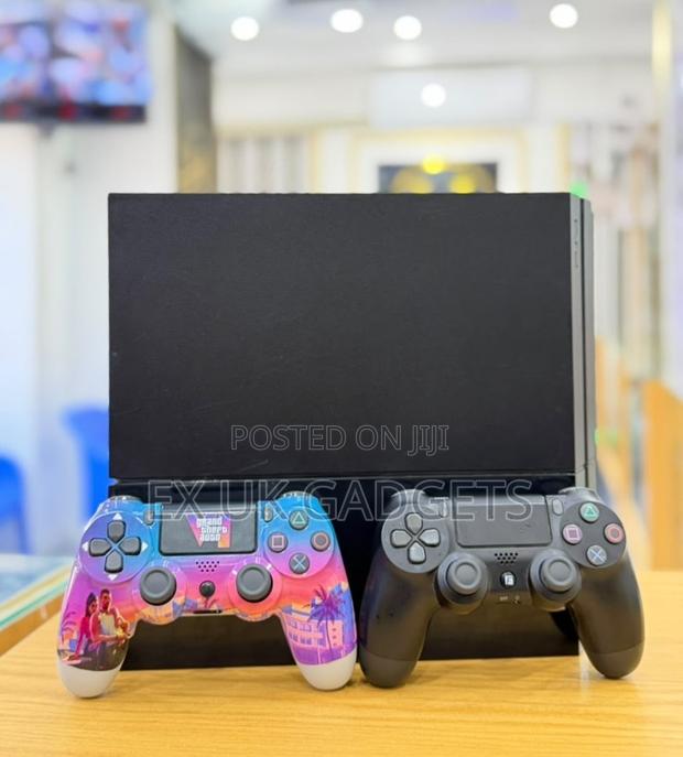 Sony Ps4 512gb 2controllers - main view