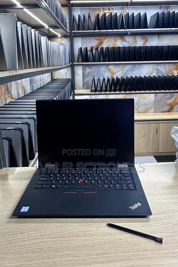 Laptop Lenovo ThinkPad Yoga 370 8GB Intel Core i5 SSD 256GB - main view