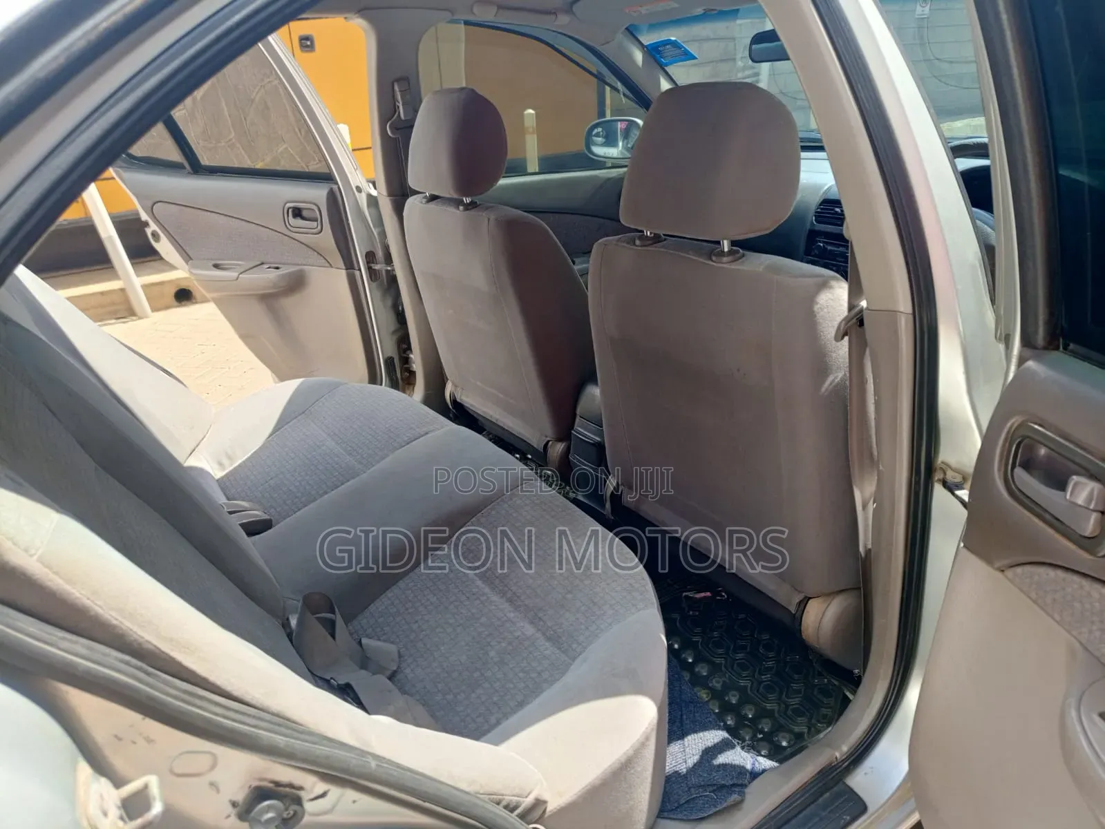Nissan Sunny 2002 Silver