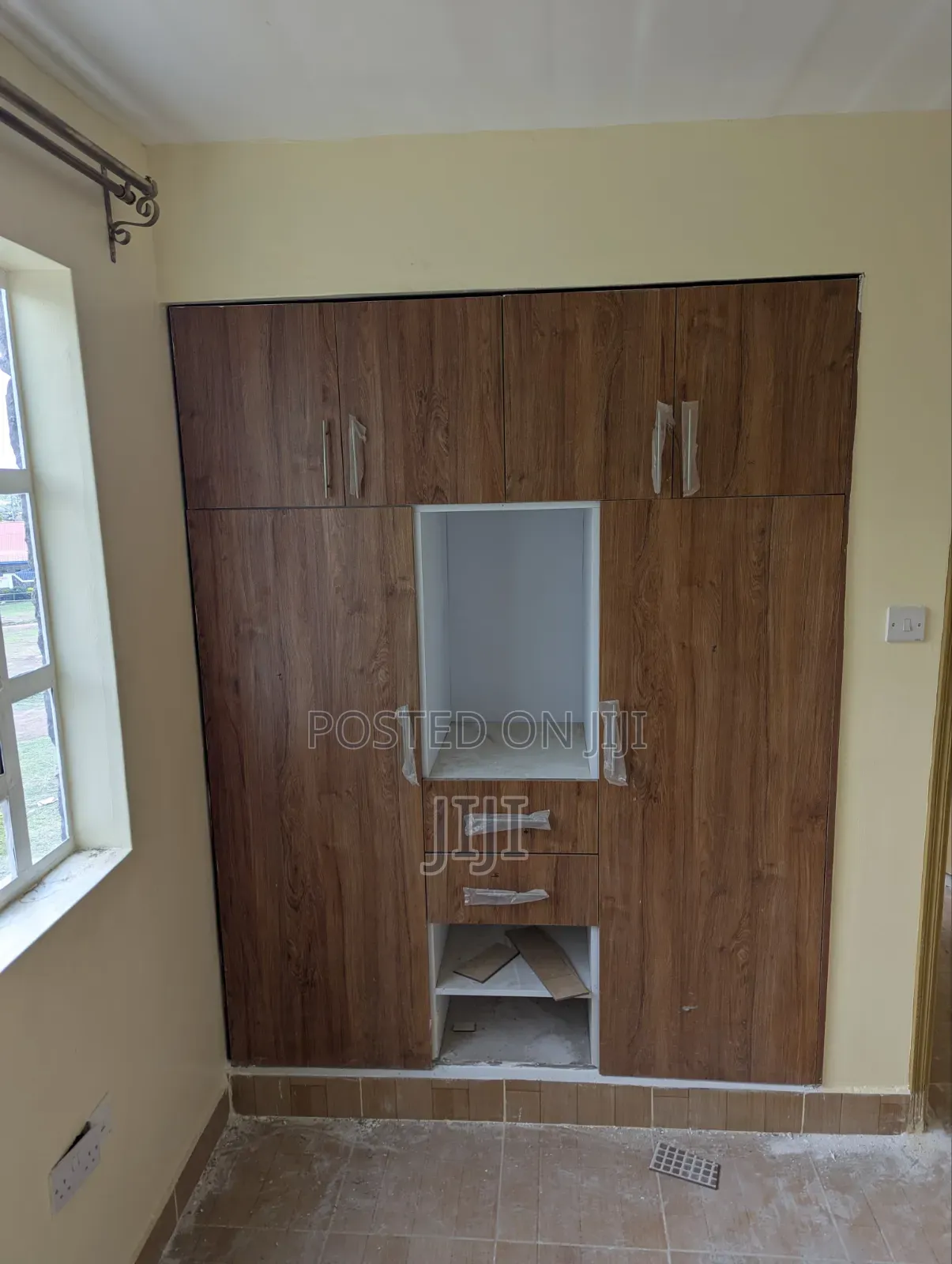 Kitchen Cabinets Installation