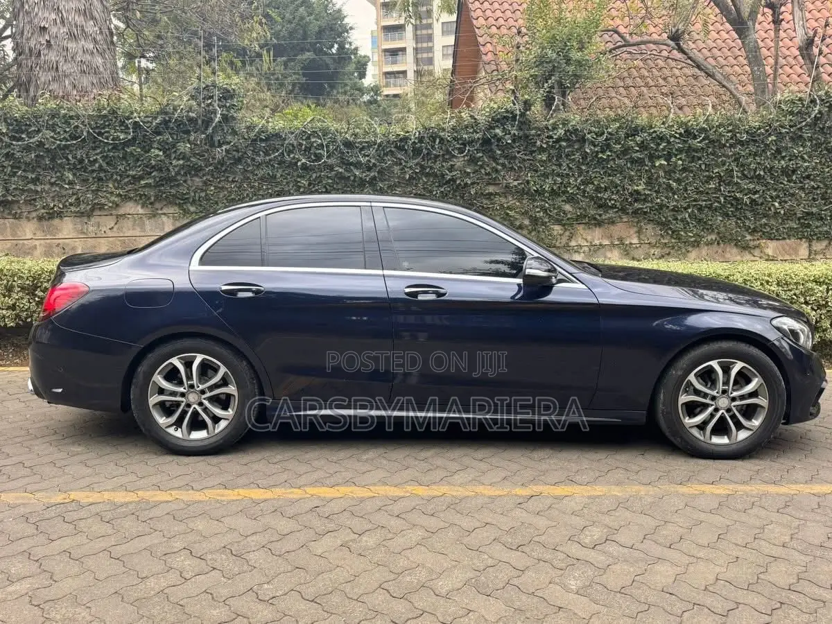 Mercedes-Benz C180 2015 Blue