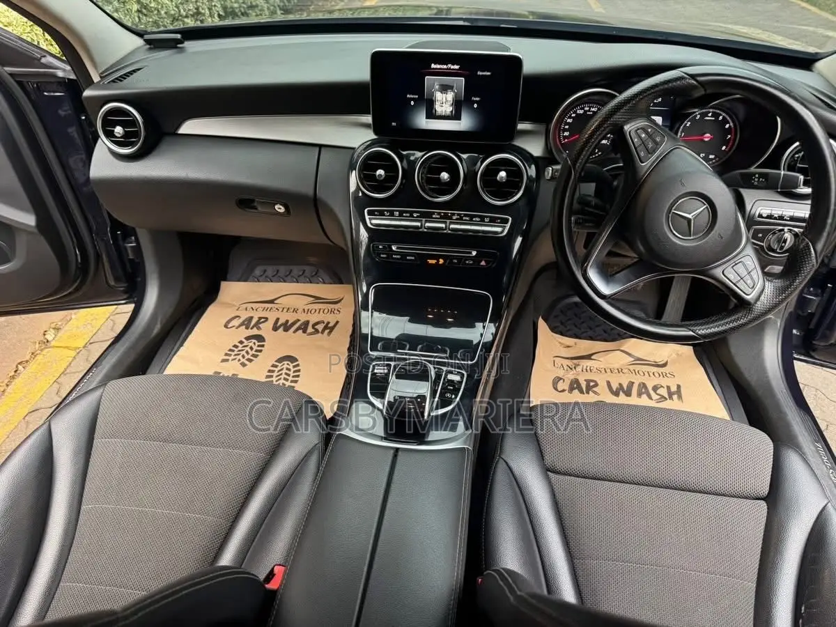 Mercedes-Benz C180 2015 Blue