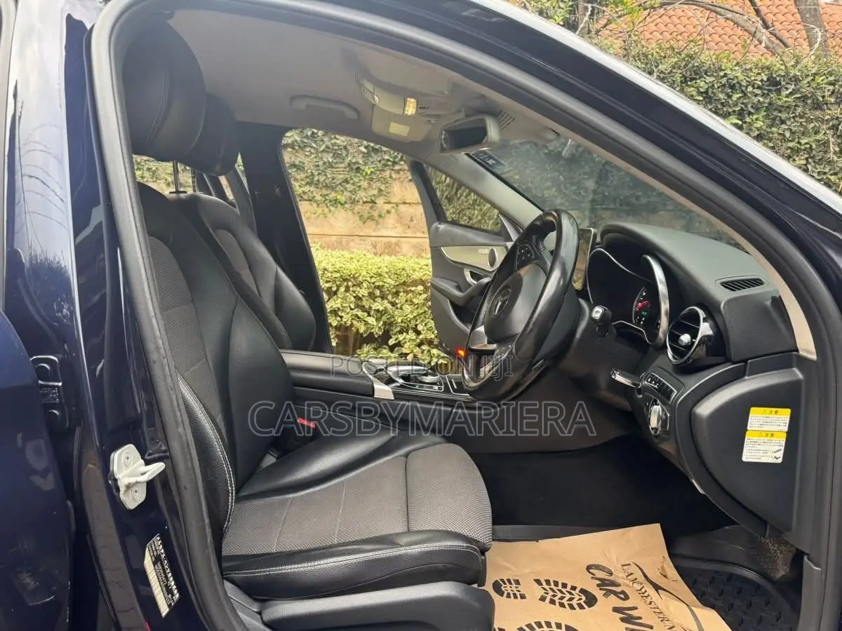 Mercedes-Benz C180 2015 Blue