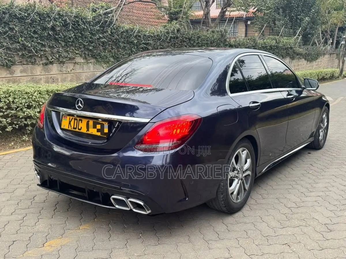 Mercedes-Benz C180 2015 Blue