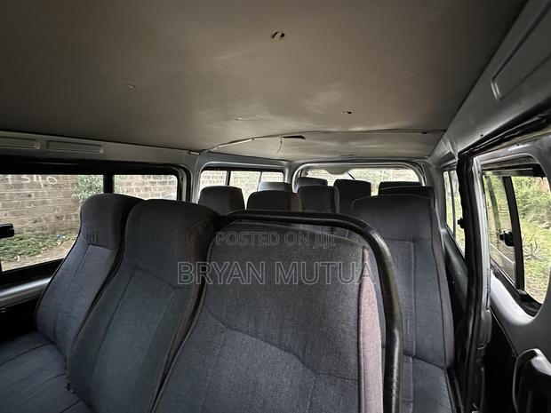 Toyota HiAce 2015 Silver - thumbnail 5