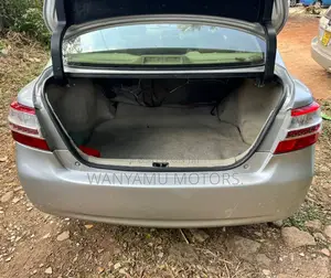 Toyota Premio 2011 Silver