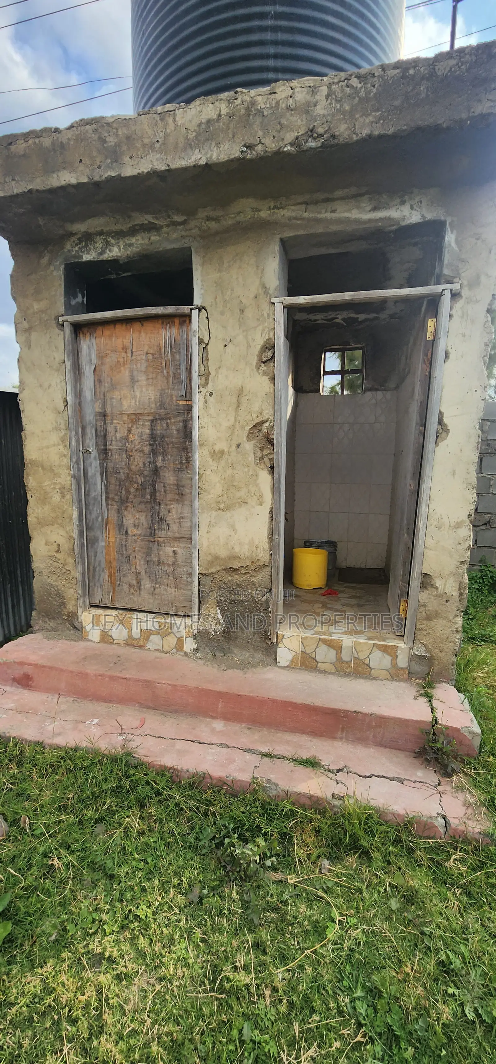O.Rongai, Metro Perimeter Fenced Quarter Acre for KSHS 5m Neg.