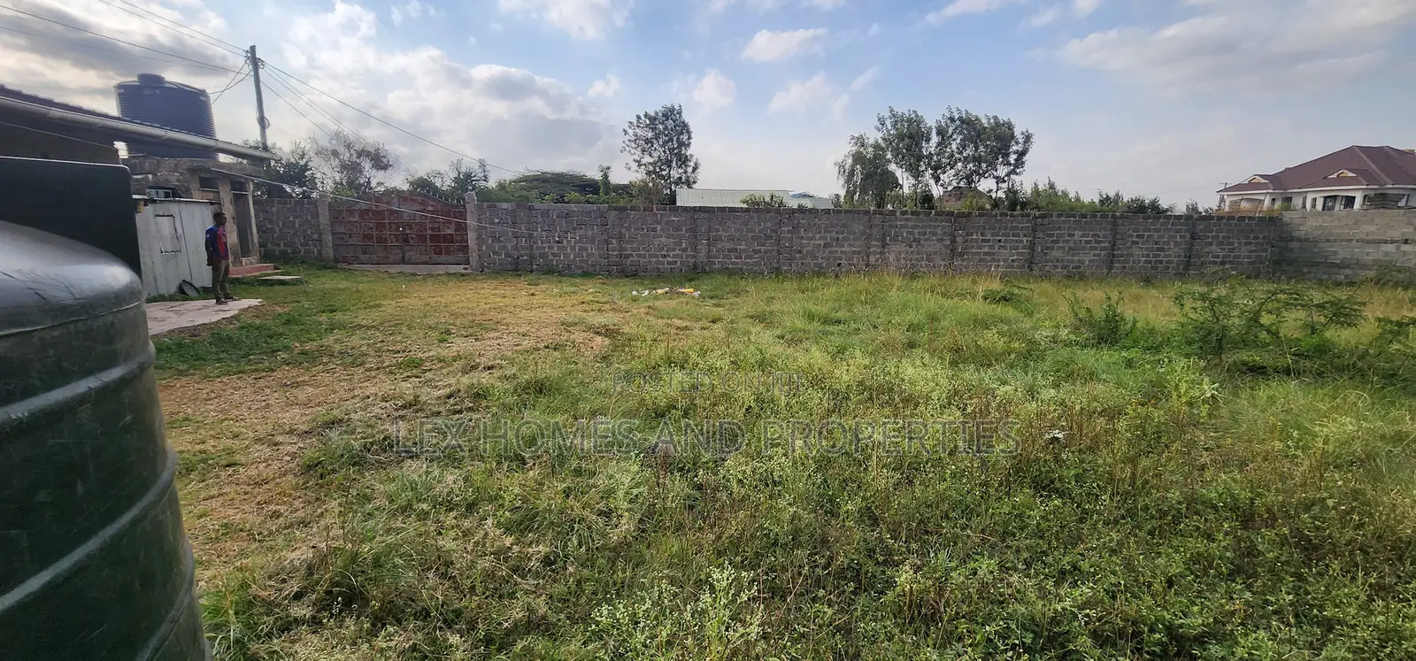 O.Rongai, Metro Perimeter Fenced Quarter Acre for KSHS 5m Neg.