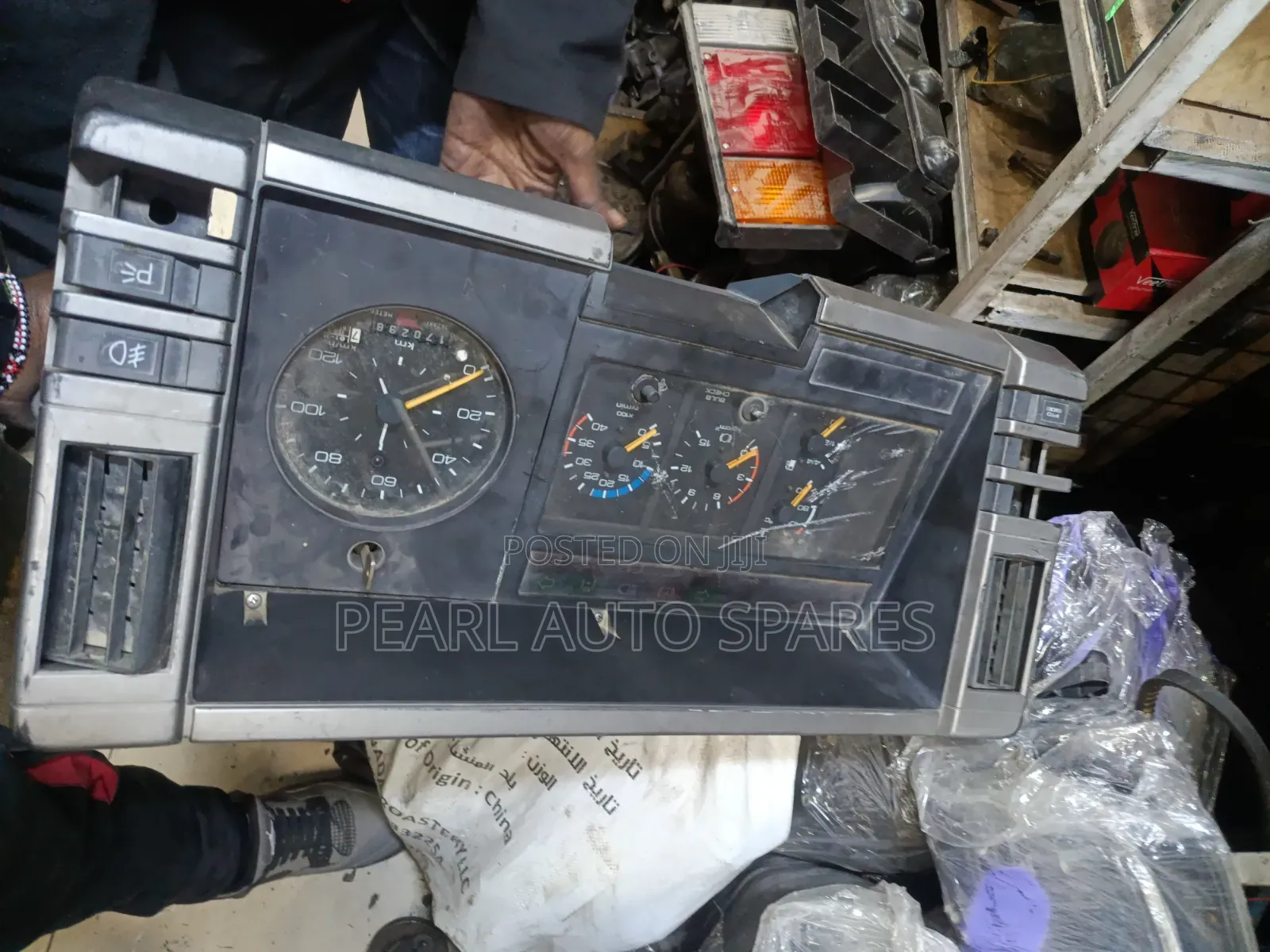 Clock FTR Isuzu