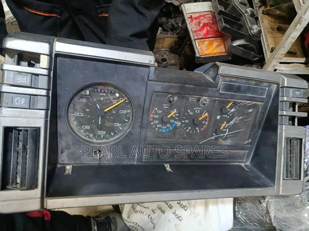 Clock FTR Isuzu - thumbnail 2