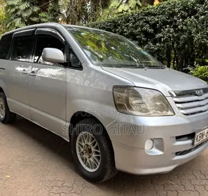 Toyota Noah 2003 Silver