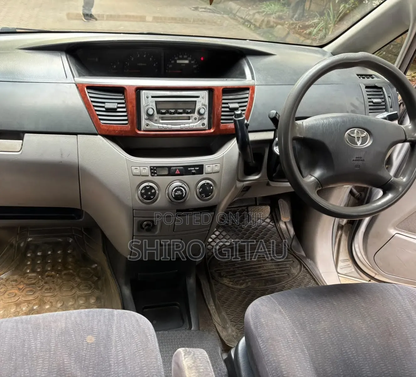Toyota Noah 2003 Silver